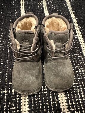 UGG Baby Booties / Crib Shoes